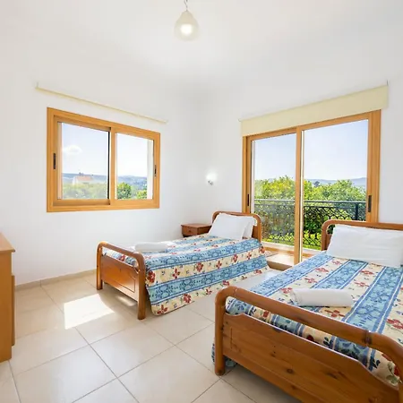 Ira Finiki Villa Latchi