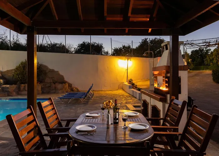 Ira Finiki Villa Lachi