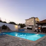 Ira Finiki Villa Lachi