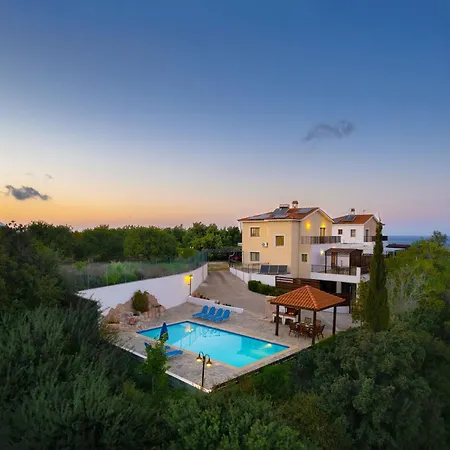 Ira Finiki Villa