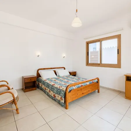 Ira Finiki Villa Latchi