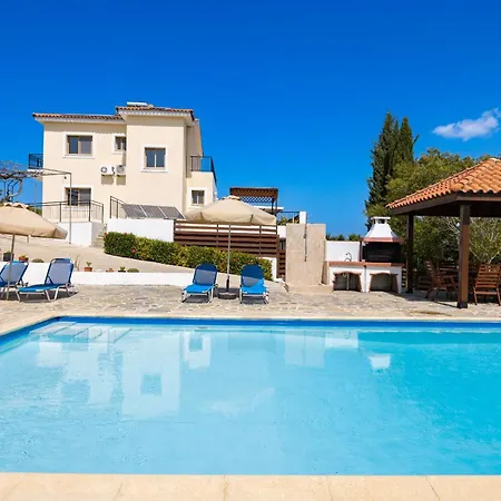 Villa Ira Finiki