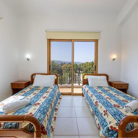 Ira Finiki Villa