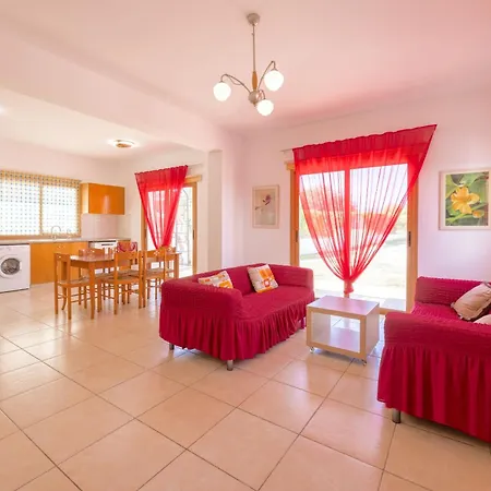 Ira Finiki Villa *