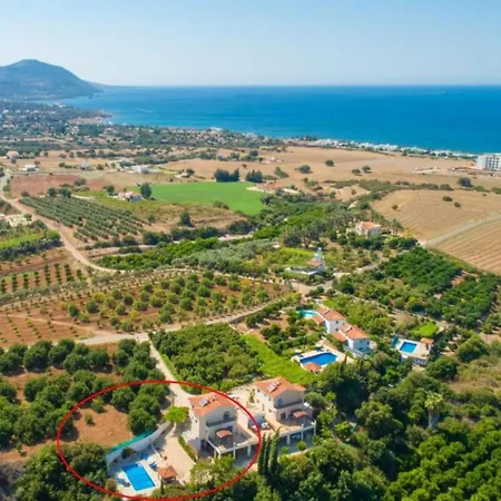 Ira Finiki Villa